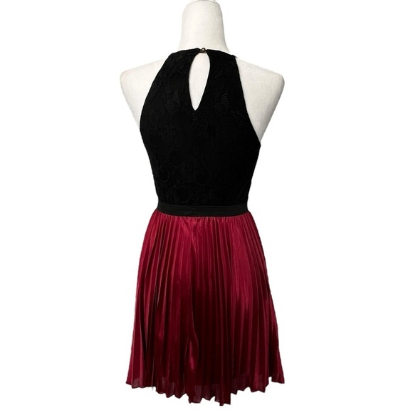 Lots of Love by Speechless Black & Red Pleated Dress - Size Small - Picture 5 of 11